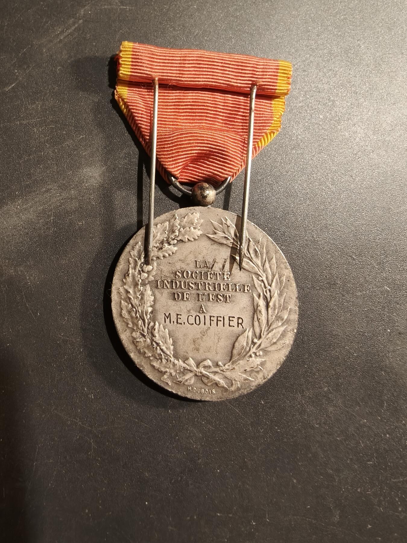 老王徽章第184期 法国银级东方工业协会奖章    950银    27.5g