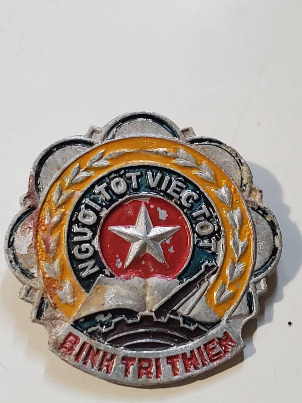 韵星假日军品类拍卖第42期 -- Rimey Holidays Militaria Auction 42 越南社会主义共和国好人好事奖章