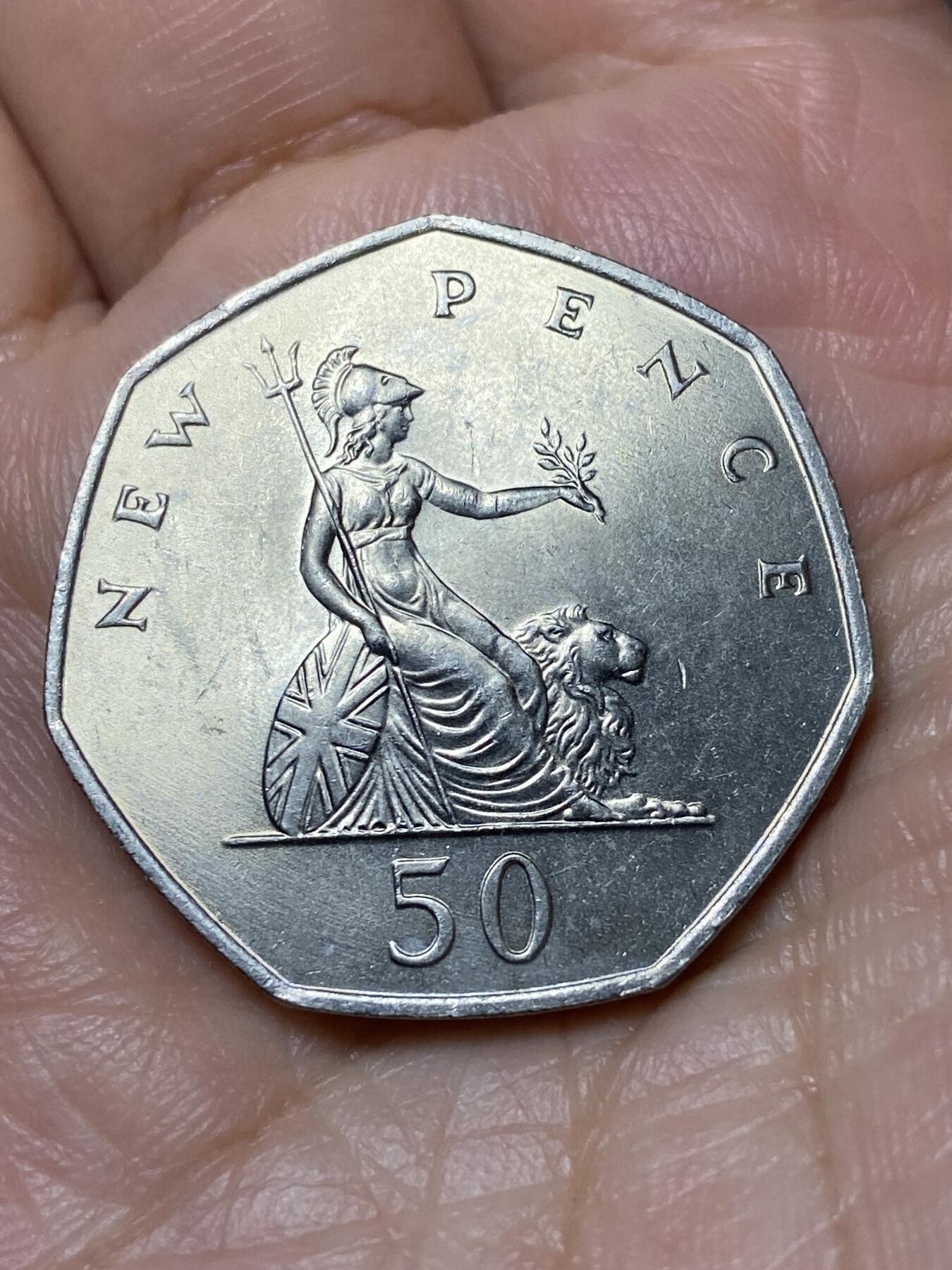 2026年第三十一场(总第二百场)英国一线回流散币新春特拍第三场(免佣金) 好品–英国🇬🇧1969年50新便士(伊丽莎白二世中年花冠，十进制第一版首发年)