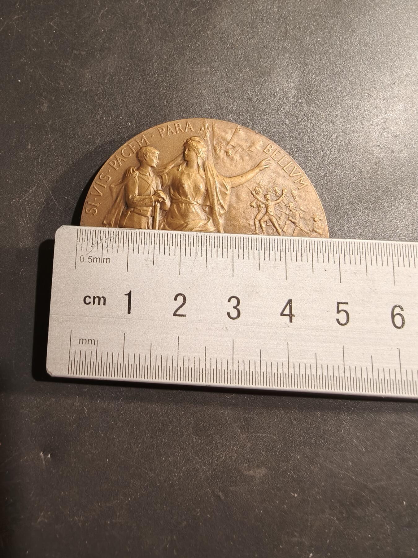 老王徽章第184期 法国战争部战争准备大铜章     原盒     直径50mm    重量63.7g