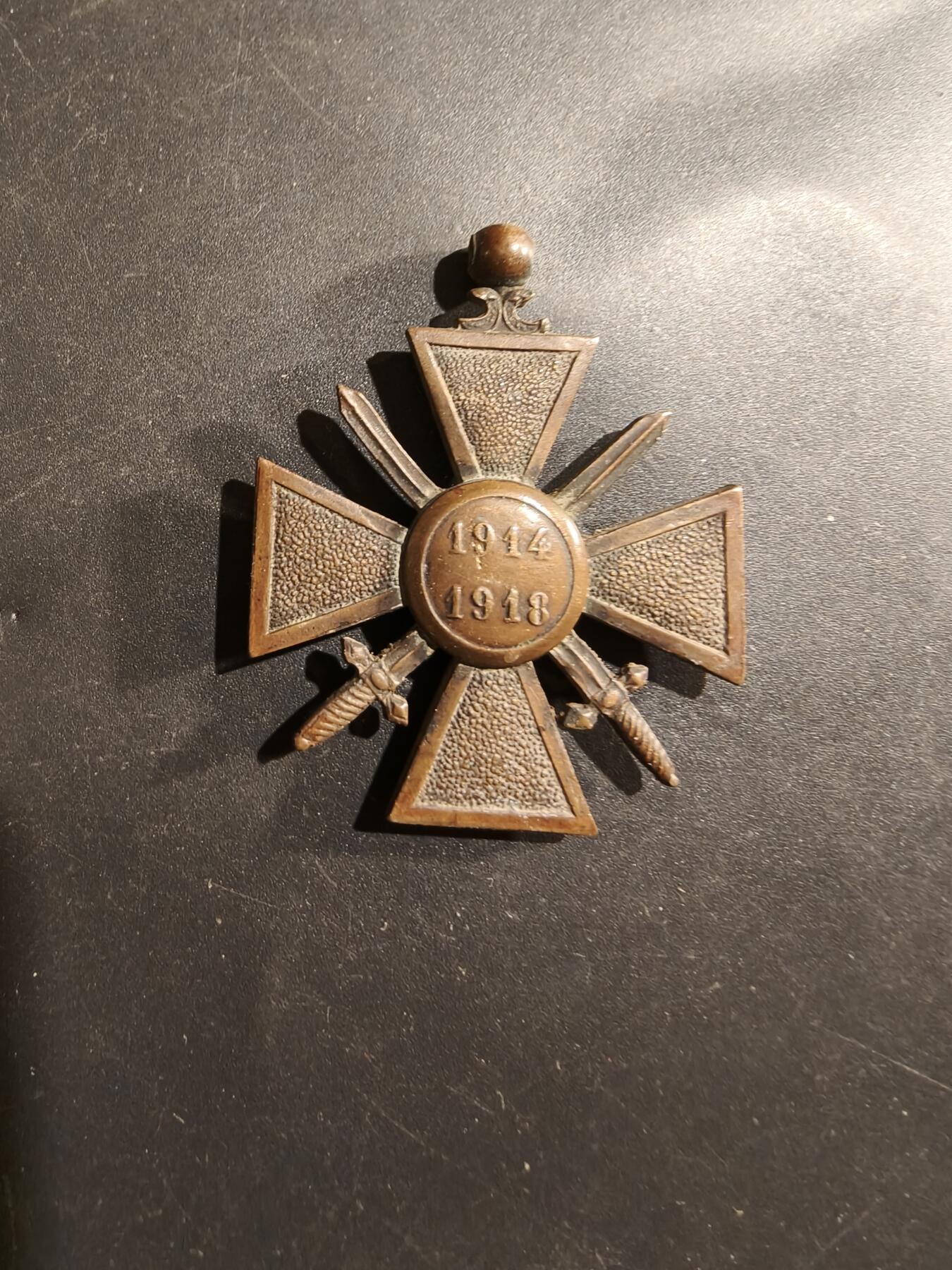 老王徽章第184期 法国1918战争十字奖章    无绶带