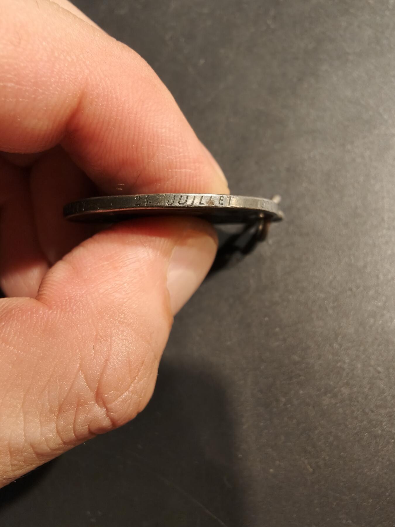 老王徽章第184期 法国天主教会无瑕圣母大银章    带边铭1902年实授    野猪头银标     直径33mm    重量15.9g 