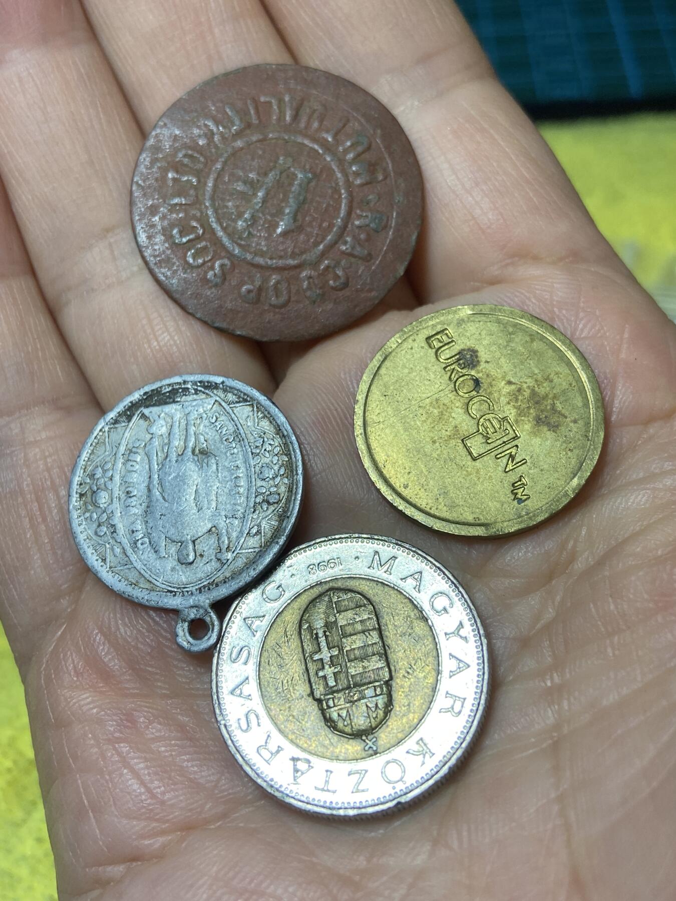 2026年第三十一场(总第二百场)英国一线回流散币新春特拍第三场(免佣金) 代币、圣牌、匈牙利🇭🇺100福林共计4枚