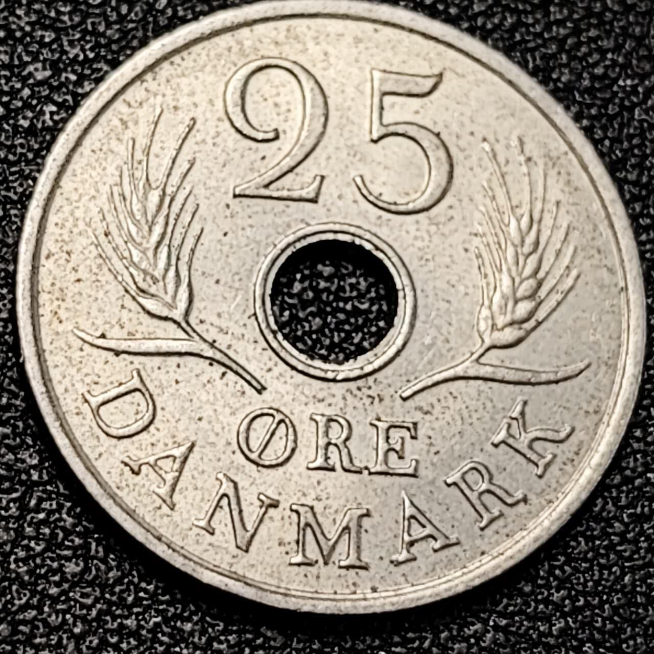 泉币菌-第195场- 新年快乐 新年第三场 本场拍品多 请提前出价 丹麦1970年25欧尔 弗雷德里克九世国王  铜镍币 23mm