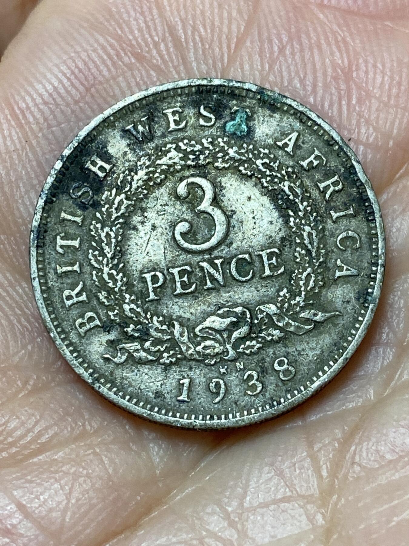 2026年第三十一场(总第二百场)英国一线回流散币新春特拍第三场(免佣金) 英属西非1938年3便士(乔治六世第一版，KN标金斯诺顿厂造)