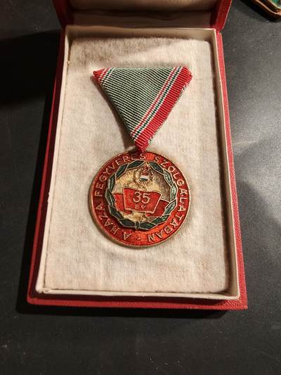 老王徽章第184期 - 匈牙利35周年服役纪念章    原盒