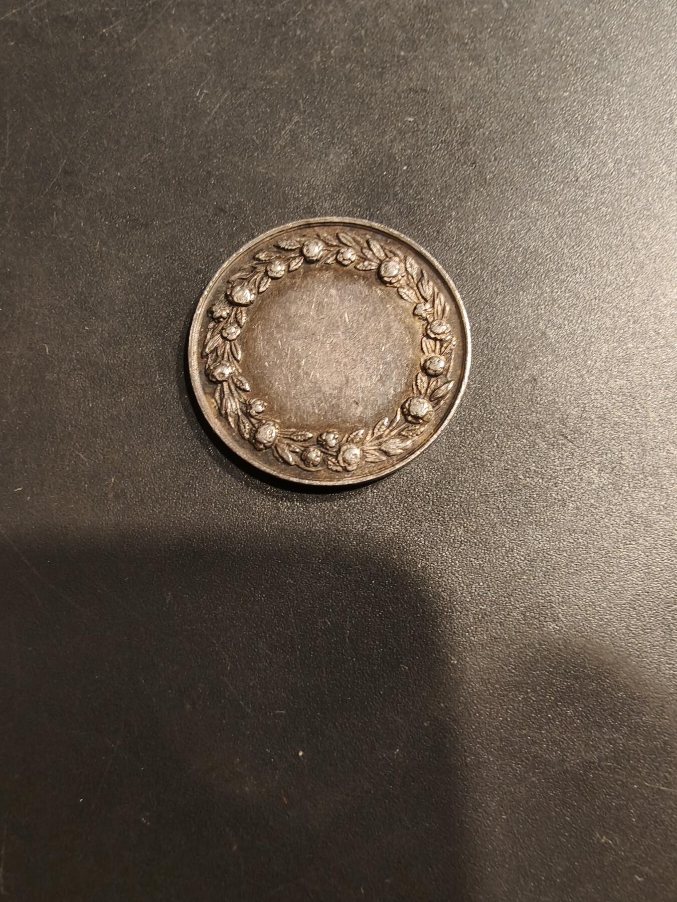 老王徽章第184期 法国婚章    蜜蜂银标950银     直径23mm     重量5g