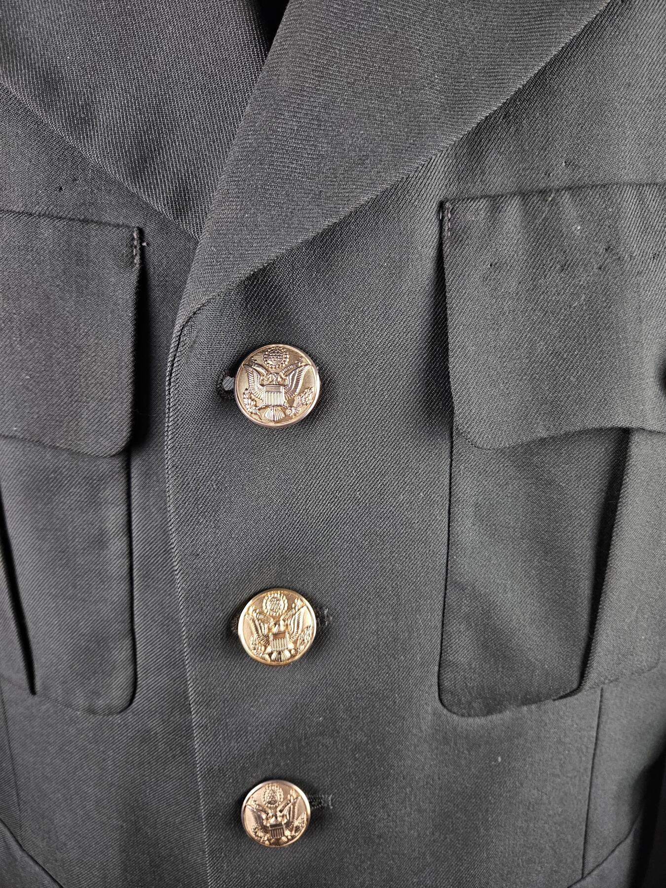 0元起拍勋章 第335期 咸鱼国勋章拍卖专场 2月25日（周三）下午6：00开始 美国陆军士官礼服一套 裤子马裤呢面料 胸围102 肩宽48 衣长76 袖长60 腰围83 裤长104