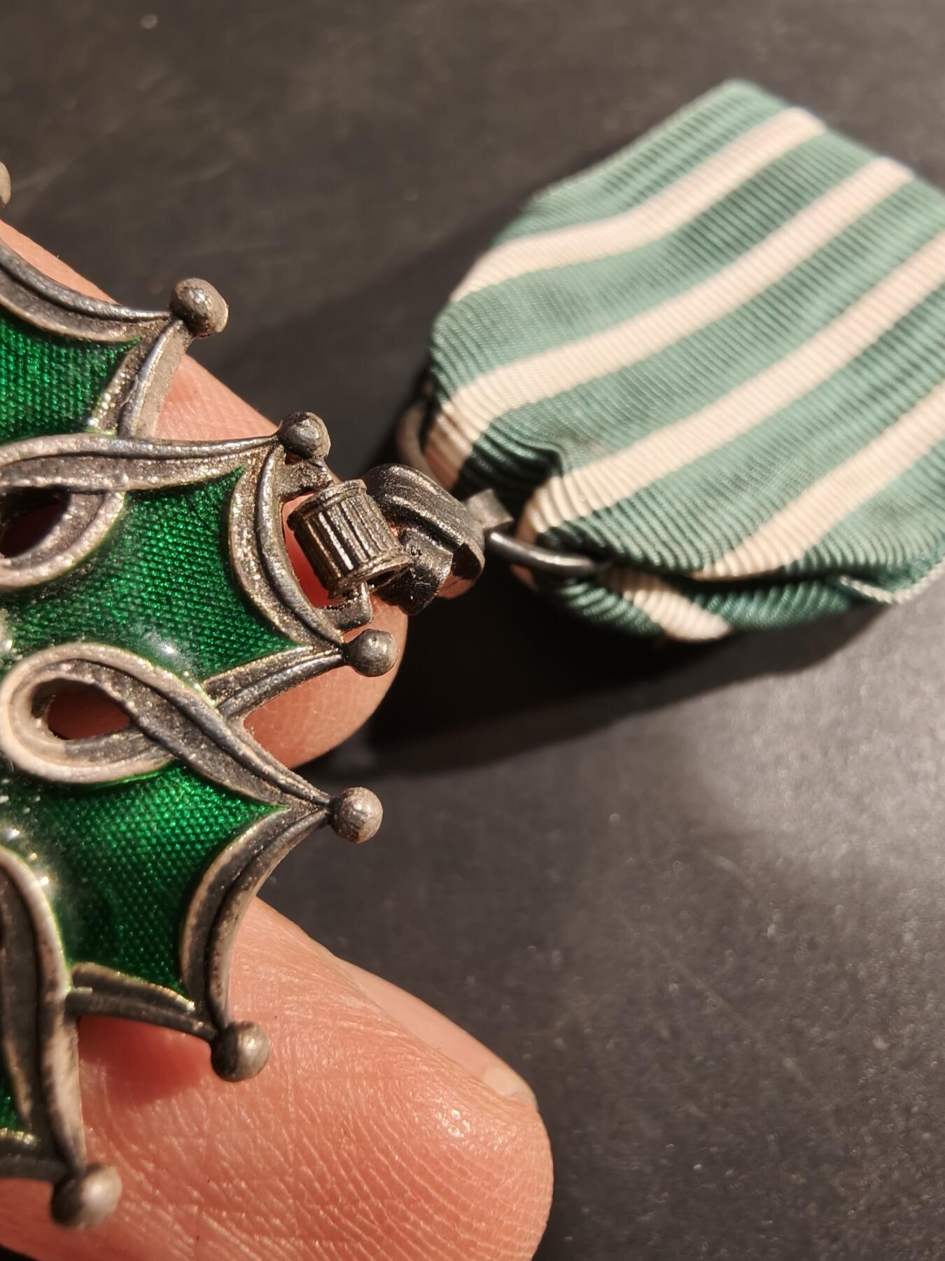 老王徽章第184期 法国骑士级文学艺术勋章     原盒     银质珐琅螃蟹银标   珠宝商定制吧