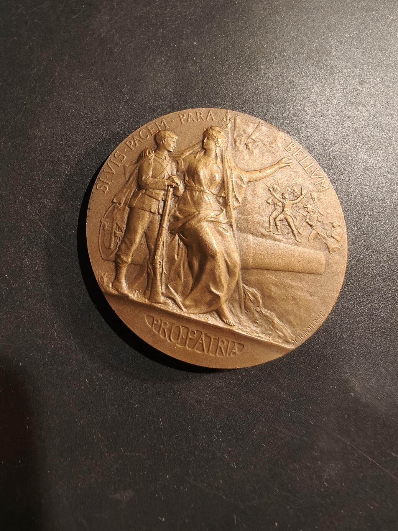 老王徽章第184期 法国战争部战争准备大铜章     原盒     直径50mm    重量63.7g