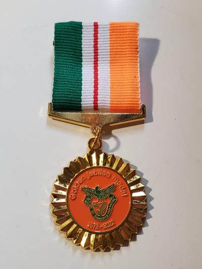 韵星假日军品类拍卖第42期 -- Rimey Holidays Militaria Auction 42 - 赞比亚共和国国家服务金僖奖章 铜镀金 少见国家 非常厚重 库存品相