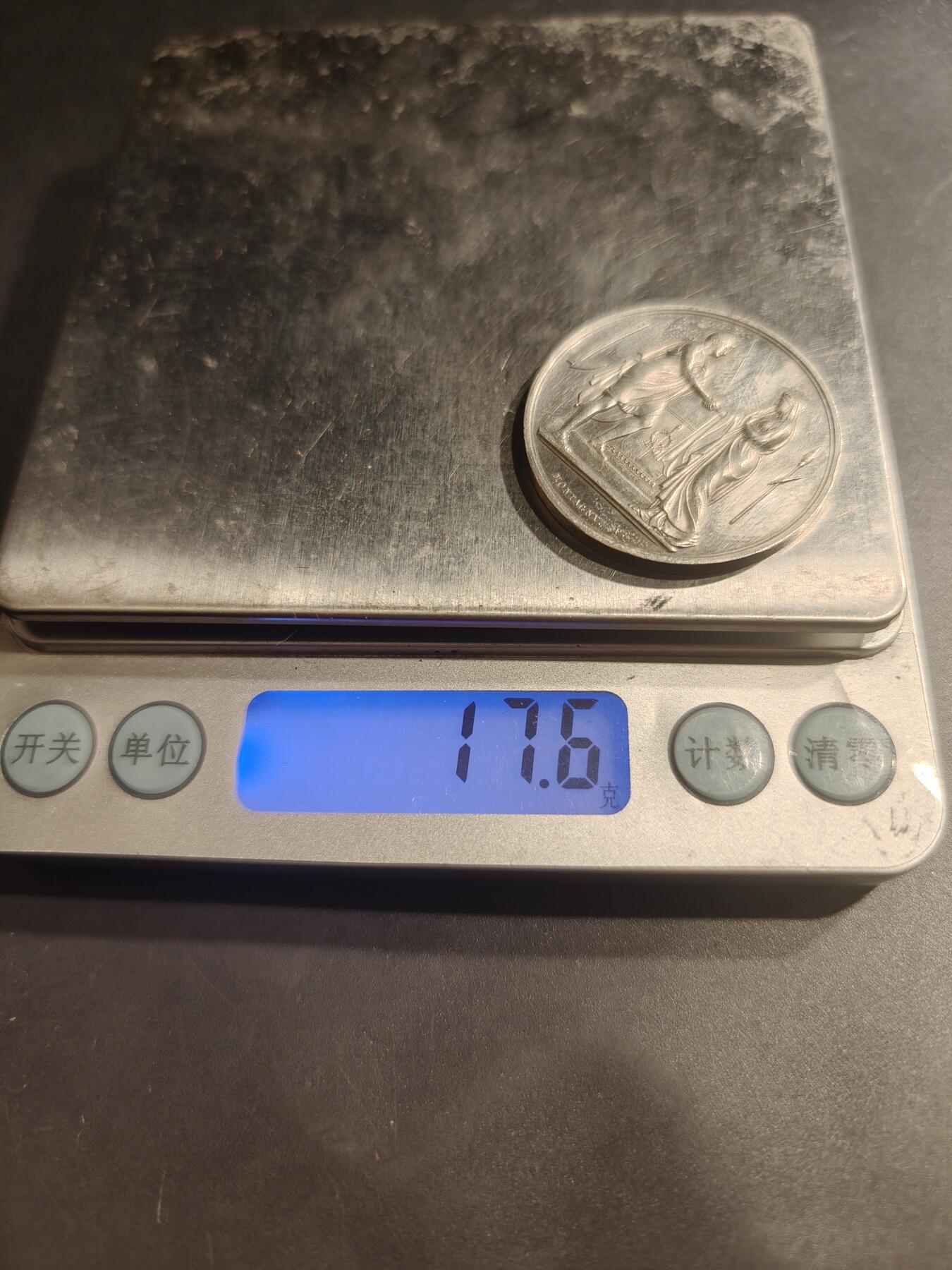 老王徽章第184期 法国婚章   950银    直径34mm    重量17.6g