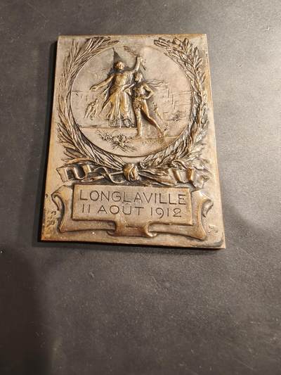 老王徽章第184期 - 法国隆拉威尔市方形大铜章     大师Rasumny作品     尺寸82×60mm     重量132.5g