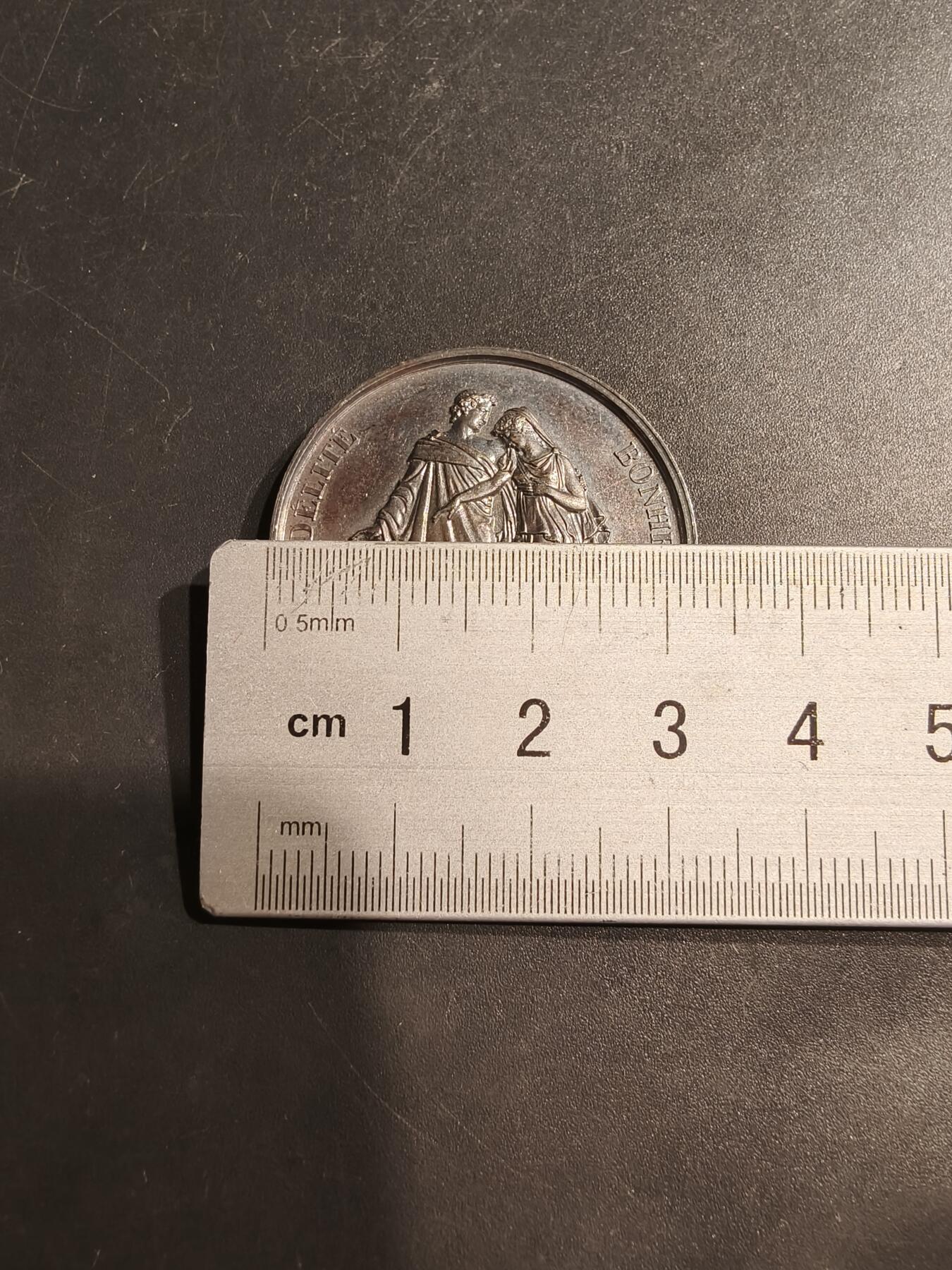 老王徽章第184期 法国婚章    带背铭1854年结婚    950银早期手指标    直径33mm    重量16.1g