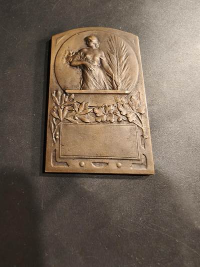 老王徽章第184期 - 法国昂蒂布1924年花卉博览会方形大铜章     尺寸68×43mm     重量76.1g