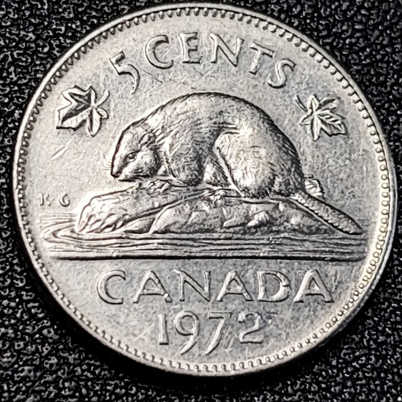 泉币菌-第195场- 新年快乐 新年第三场 本场拍品多 请提前出价 1972年 加拿大5分 女王头像 海狸动物 21mm 