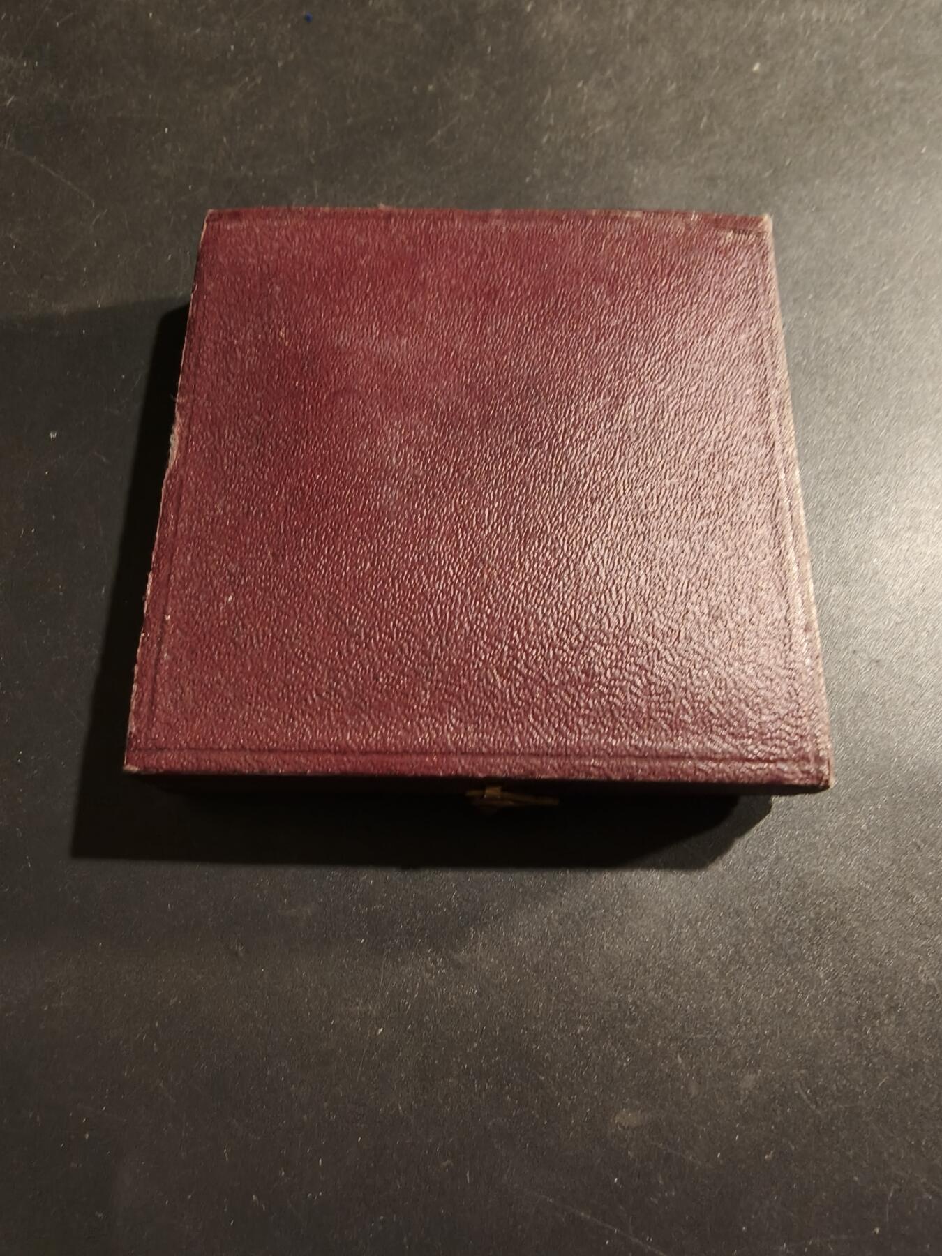 老王徽章第184期 法国战争部战争准备大铜章     原盒     直径50mm    重量63.7g