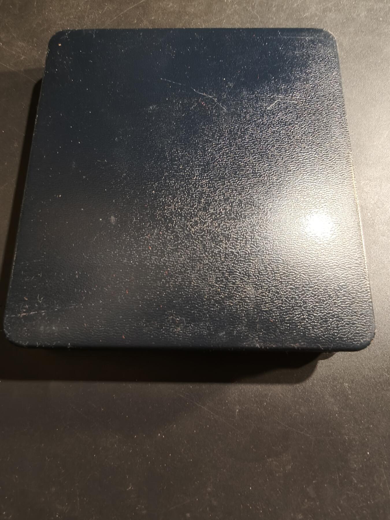 老王徽章第184期 法国贝尔福市阿尔斯通高速列车镀银大铜章    原盒盒子内衬损坏      贝尔福市代表为贝尔福雄狮     直径80mm     重量248.4g