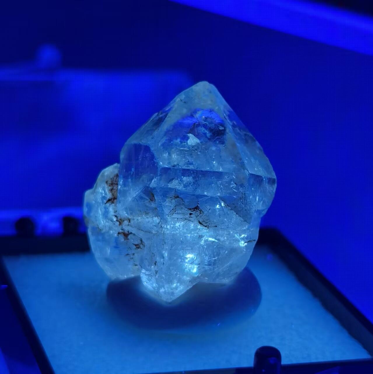 七河·世界世界币章杂件矿标化石小拍（总第38期） 藏家出品 X741（10） 马达加斯加红泥油胆水晶原石矿标（盒子矿） 本件拍品由合作藏家邮寄