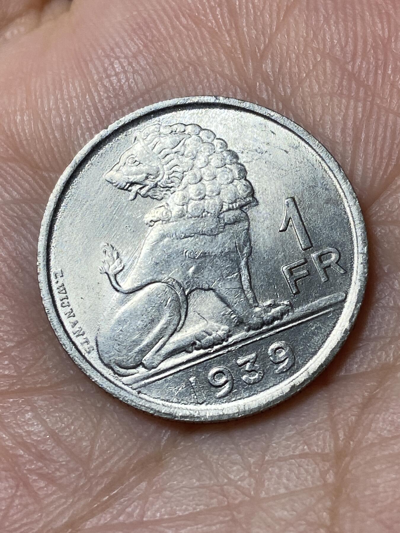 2026年第三十一场(总第二百场)英国一线回流散币新春特拍第三场(免佣金) 比利时🇧🇪1939年1法郎利奥波德三世时期，左法语右荷语版)