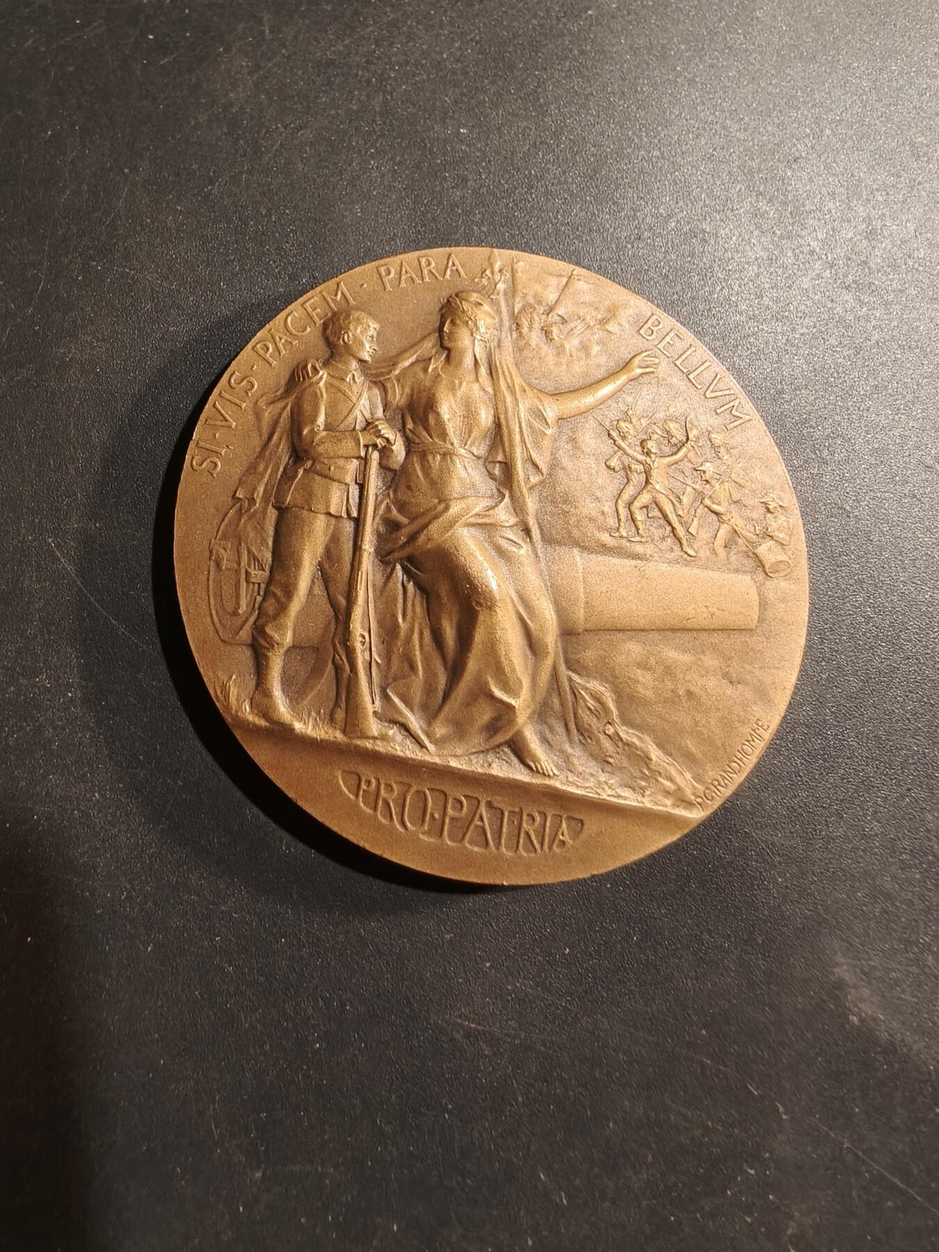 老王徽章第184期 法国战争部战争准备大铜章     原盒     直径50mm    重量63.7g