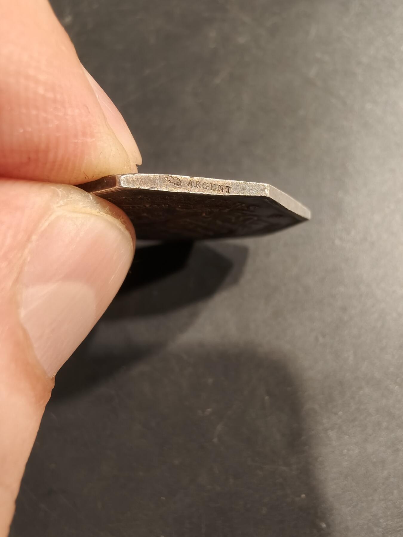 老王徽章第184期 法国奥尔良储蓄银行八角银章    950银    直径30mm    重量12.4g