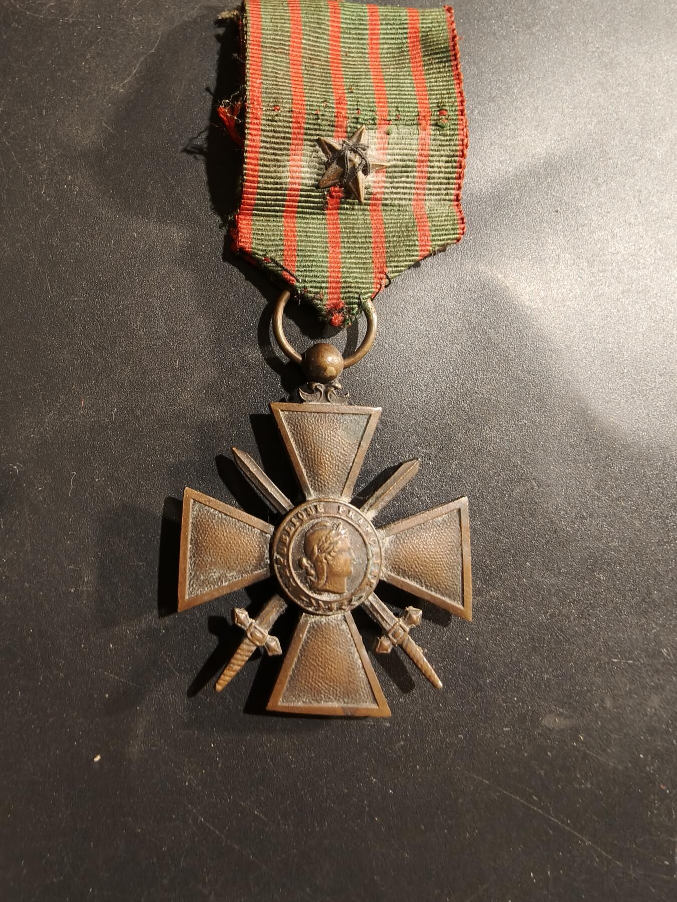 老王徽章第184期 法国1916战争十字奖章    一颗铜星勋饰