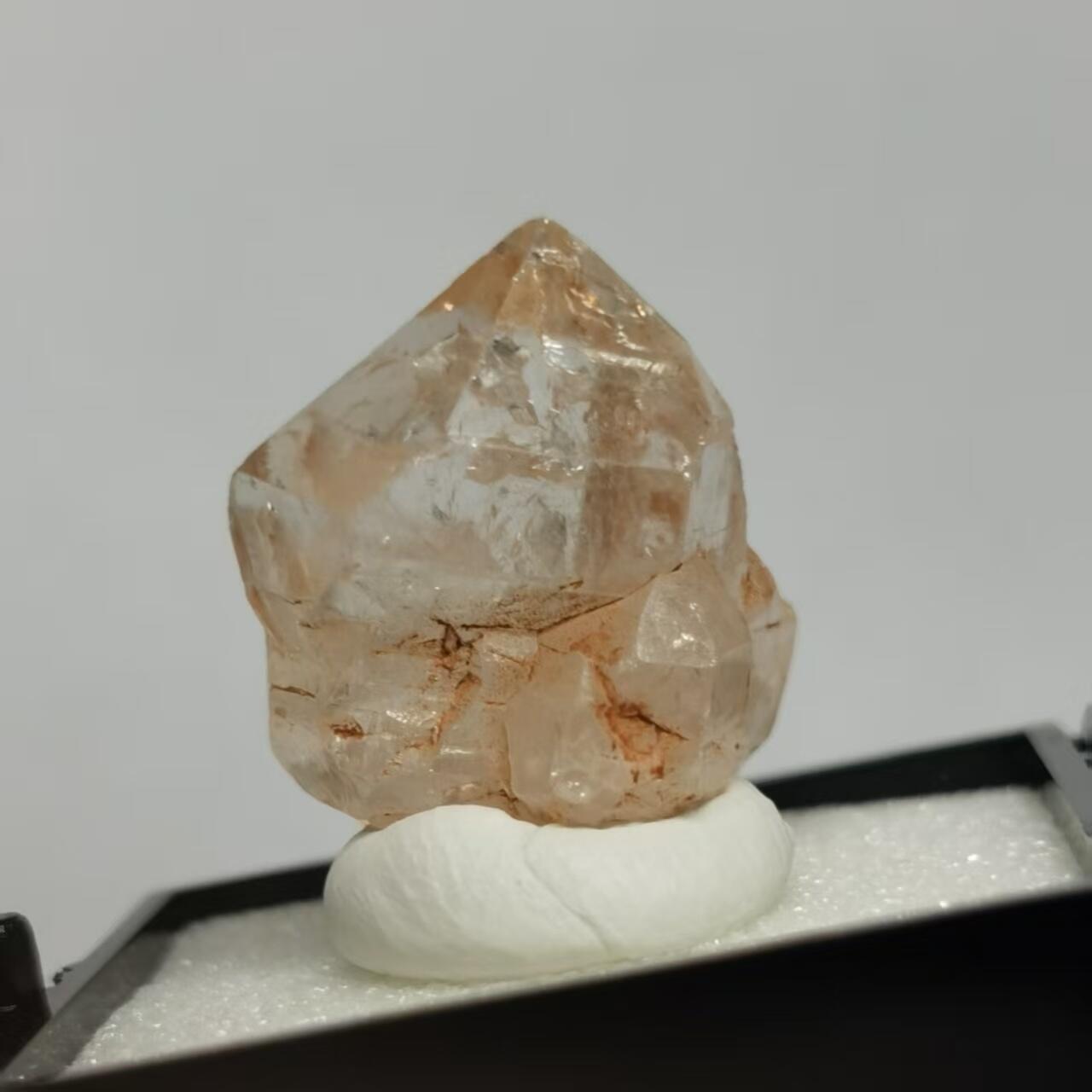 七河·世界世界币章杂件矿标化石小拍（总第38期） 藏家出品 X741（10） 马达加斯加红泥油胆水晶原石矿标（盒子矿） 本件拍品由合作藏家邮寄