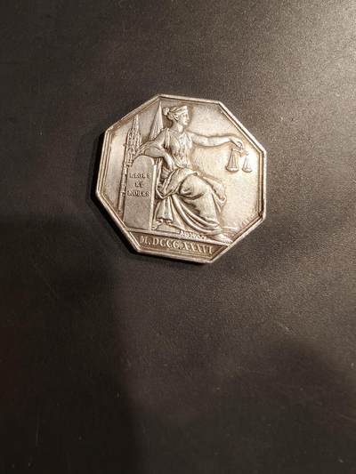 老王徽章第184期 - 法国沙特尔公证人八角银章     950银    直径31mm    重量14.4g