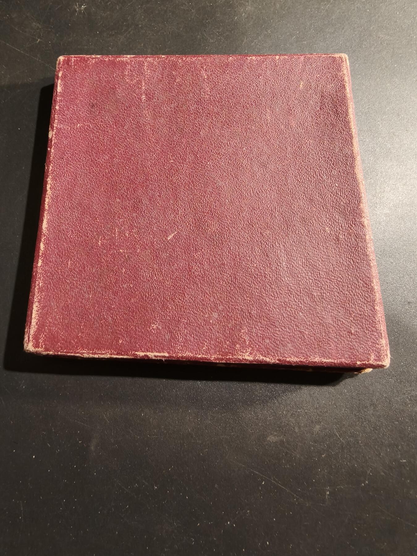 老王徽章第184期 法国电力建设总工会大铜章    大师皮列作品     原盒     直径68mm     重量150g