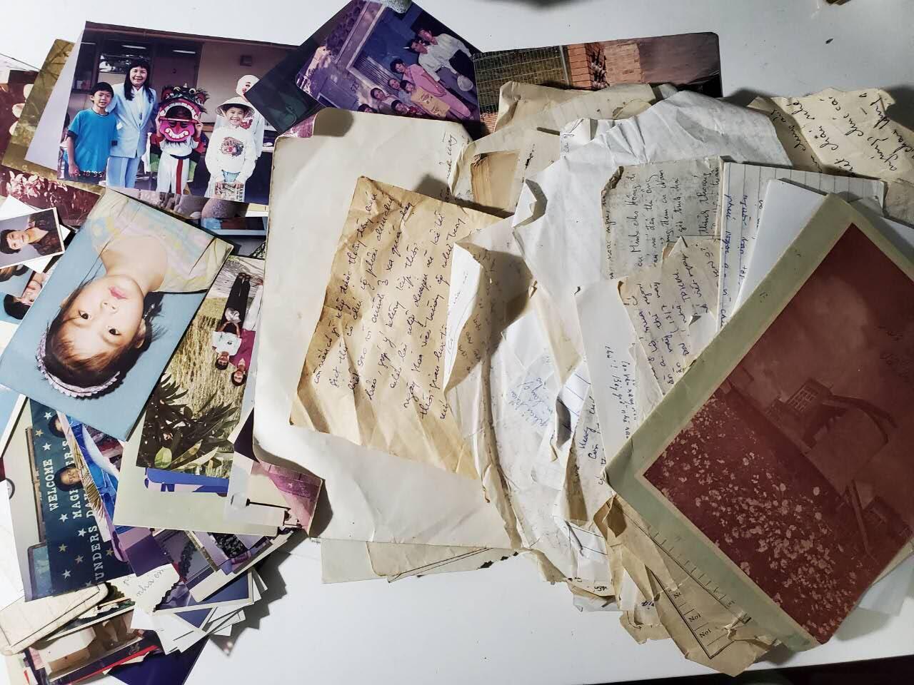 韵星假日军品类拍卖第42期 -- Rimey Holidays Militaria Auction 42 越南国防学院副院长防空系主任吴世雄家庭信件照片一套（未分类 照片和信件 文件等200张左右）