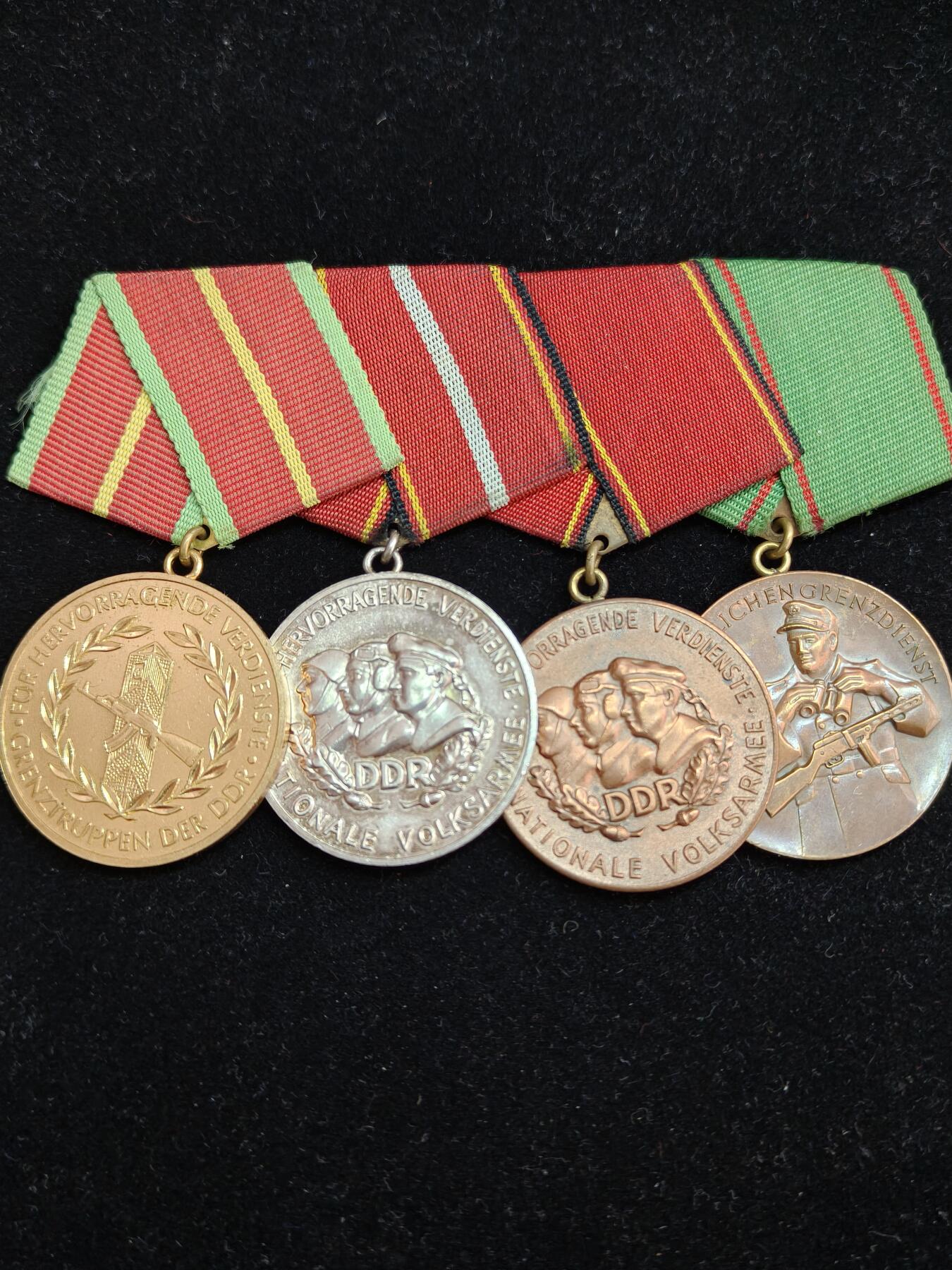 马到成功 迎新年  精品专场 边防军金功勋奖章，人民军银、铜功勋奖章，边防优秀服役奖章   