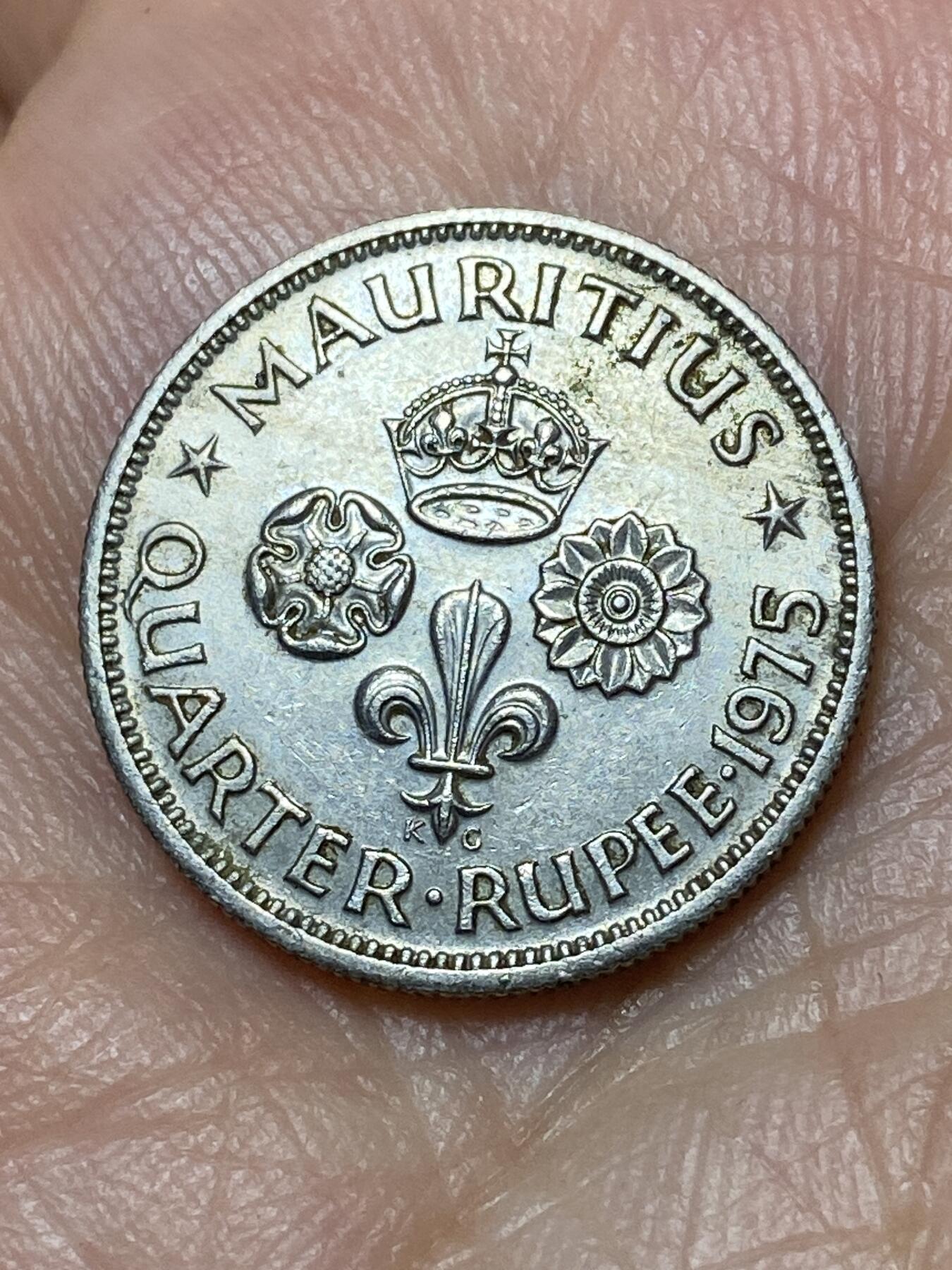 2026年第三十一场(总第二百场)英国一线回流散币新春特拍第三场(免佣金) 英属毛里求斯1975年1/4卢比(伊丽莎白二世青年带冠)