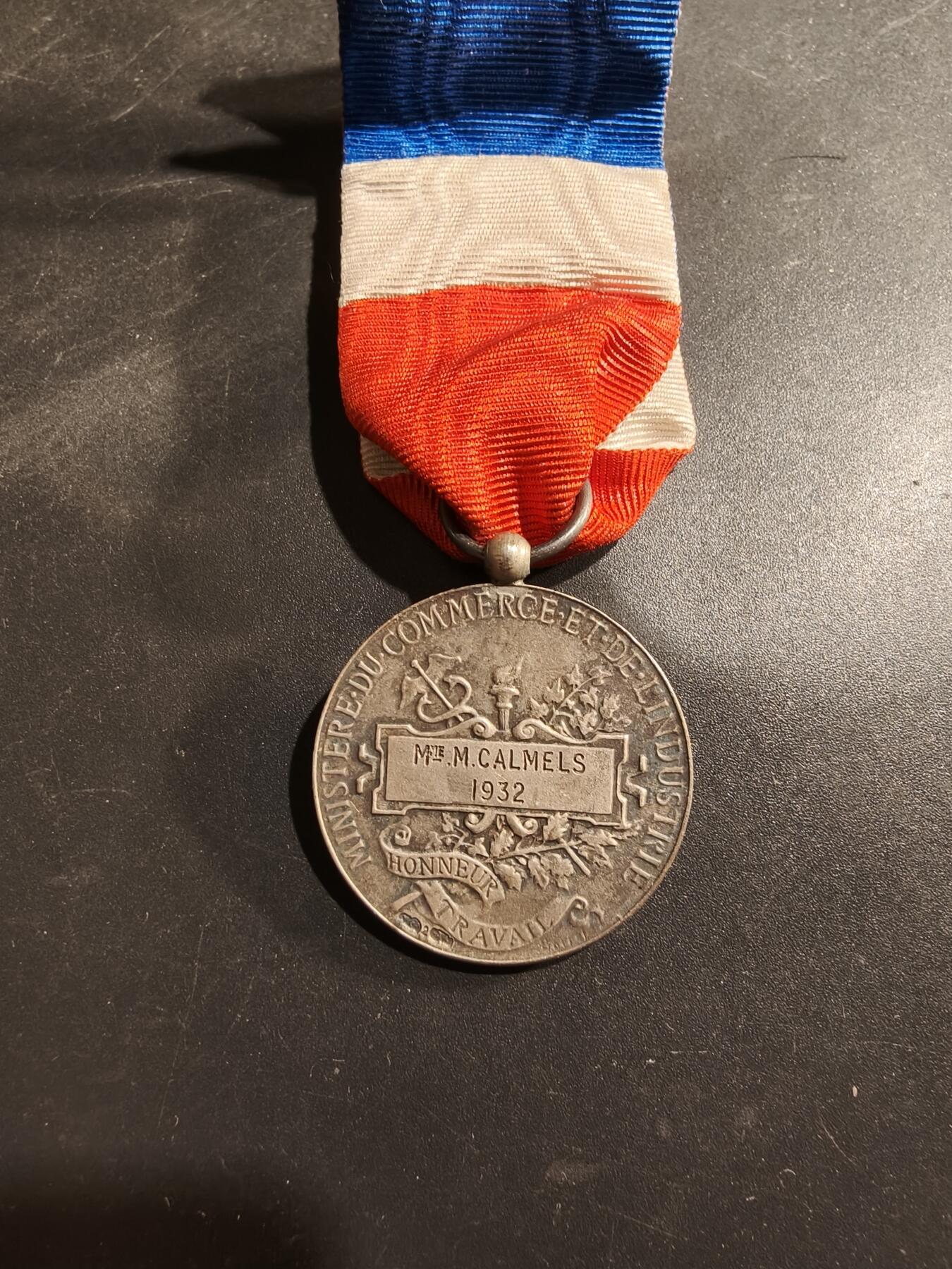 老王徽章第184期 法国银级劳工奖章   1932年实发   三共版本    800银    12.4g