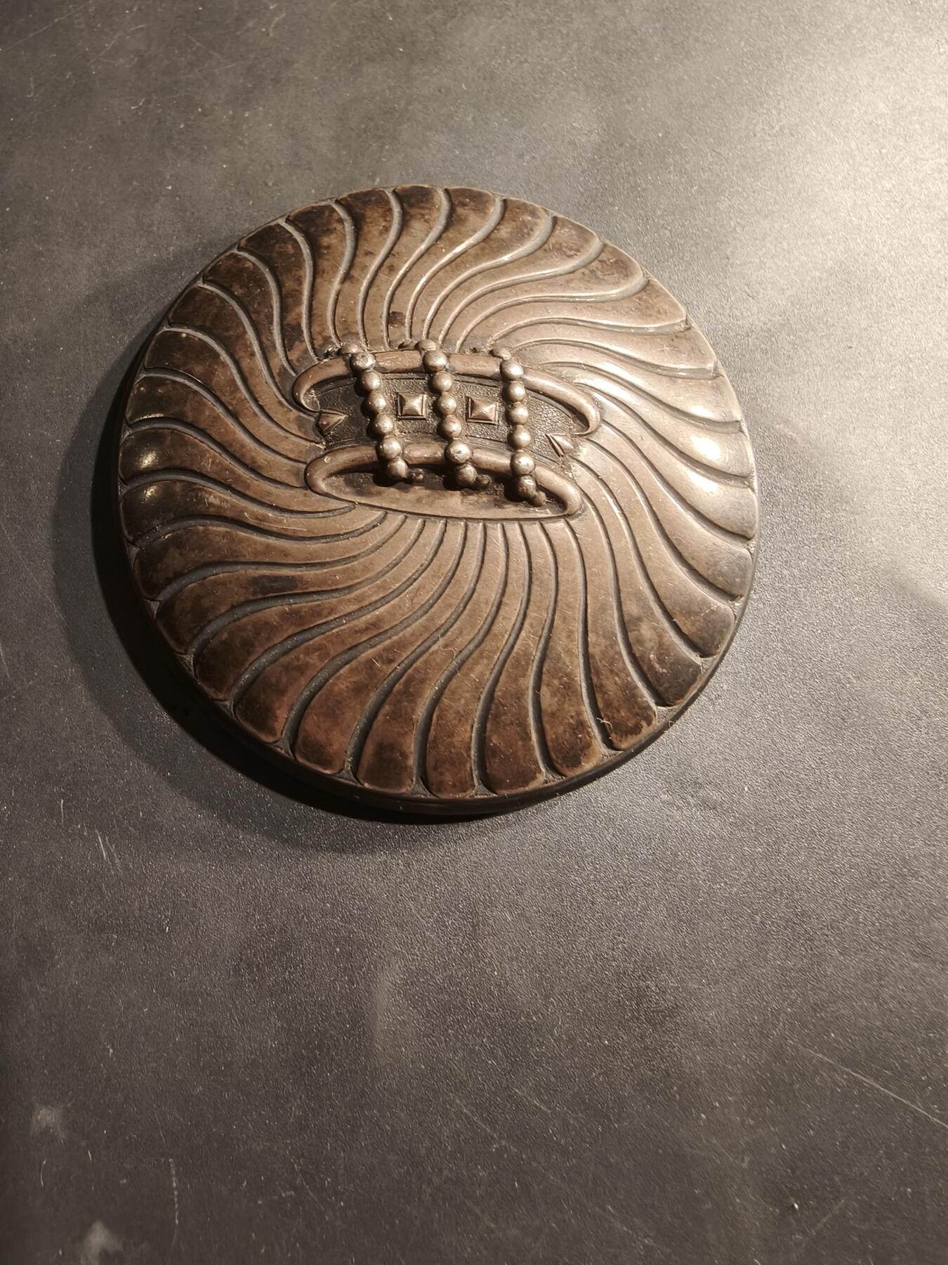 老王徽章第184期 法国银盒盖      密涅瓦1级银标   950银    53.1g