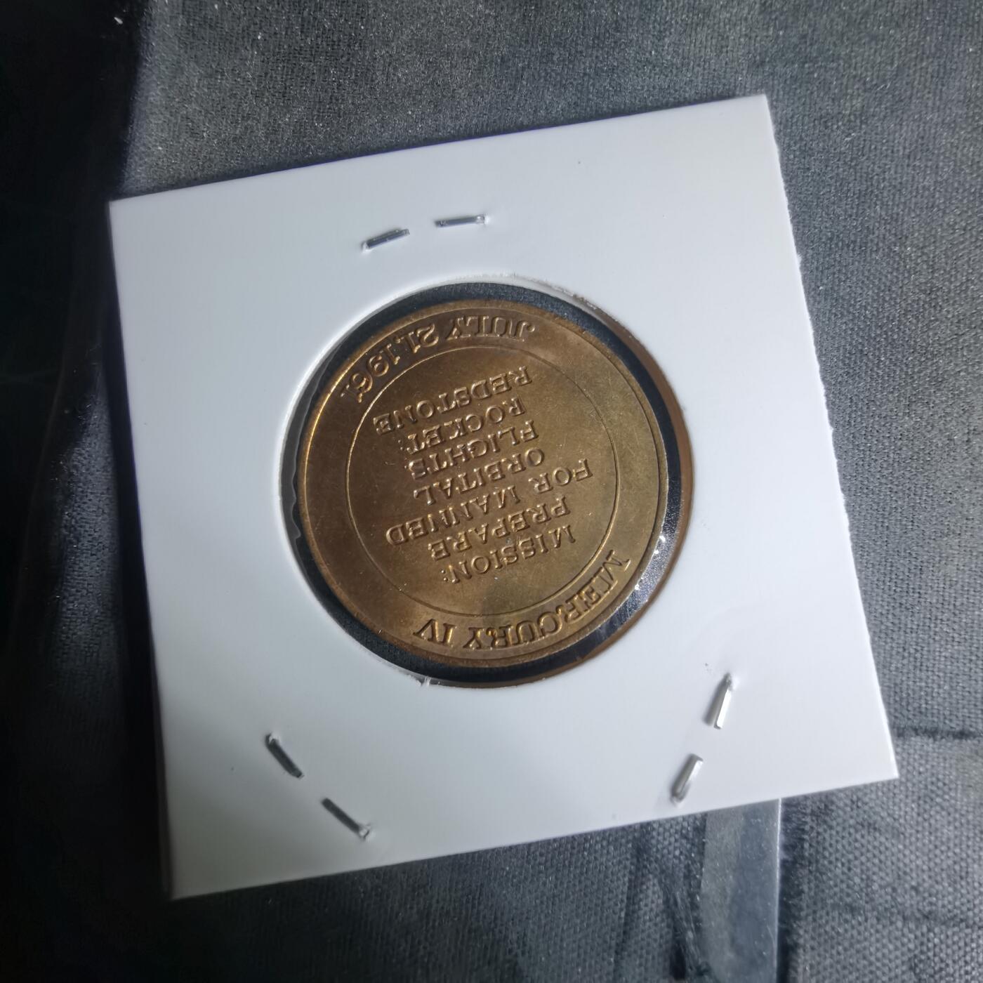 沼泽如烟--第1003场 航天纪念章