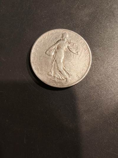 老王徽章第184期 - 法国1915年2法郎银币     播种女神    835银     10g