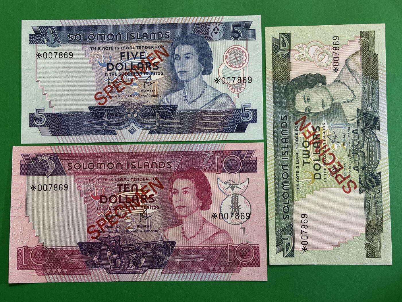 咖啡豆•收藏 2026年Mar_1st世界各国纸币样票拍卖 所罗门 1977年 2-10元 全新UNC同号 外国纸币样票 女王钞 3枚一套