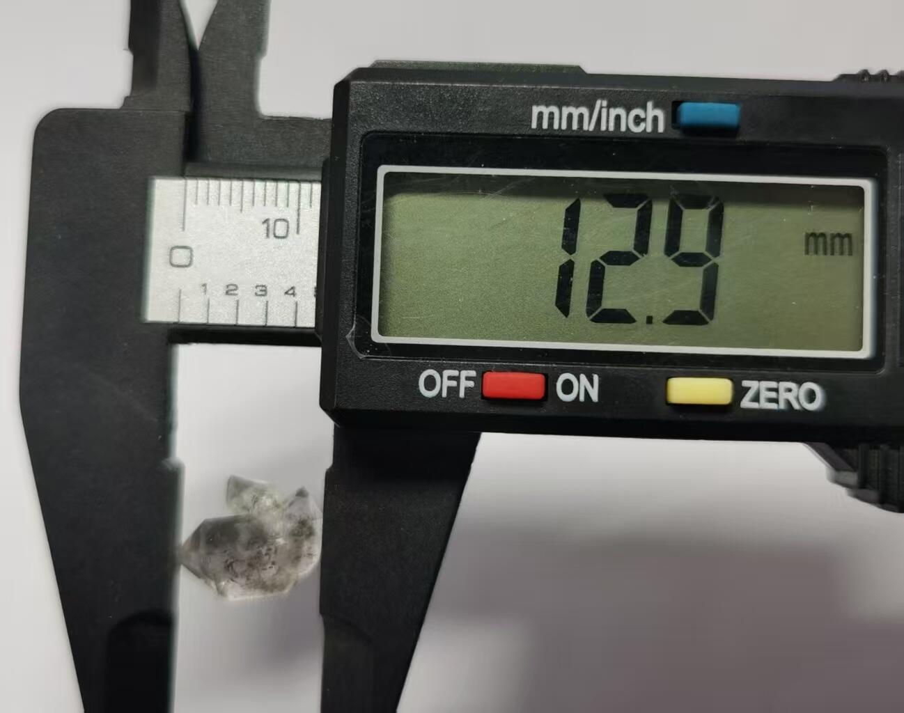 七河·世界世界币章杂件矿标化石小拍（总第38期） 藏家出品 X733 云贵闪灵水晶原石水晶花 盒子矿 本件拍品由合作藏家邮寄