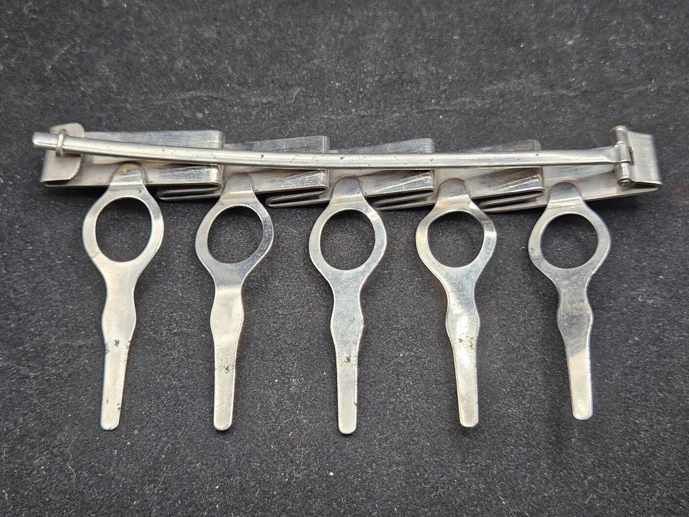 0元起拍勋章 第335期 咸鱼国勋章拍卖专场 2月25日（周三）下午6：00开始 战时勋章五连挂