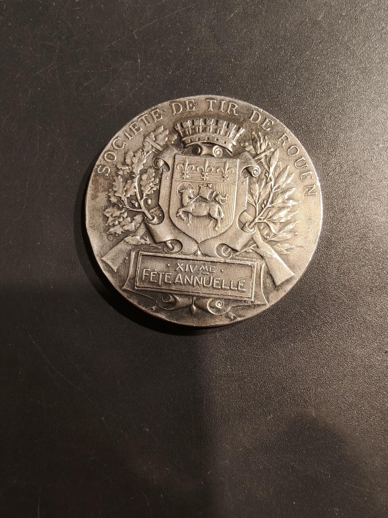 老王徽章第184期 法国鲁昂1914年全国射击竞赛大银章    950银     直径40mm    重量32.9g