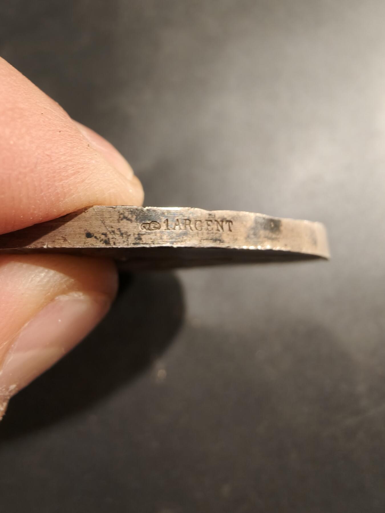 老王徽章第184期 法国瓦丁顿父子公司一战纪念大银章     原盒     大师库德雷作品    直径68mm   950银   重量148.8g