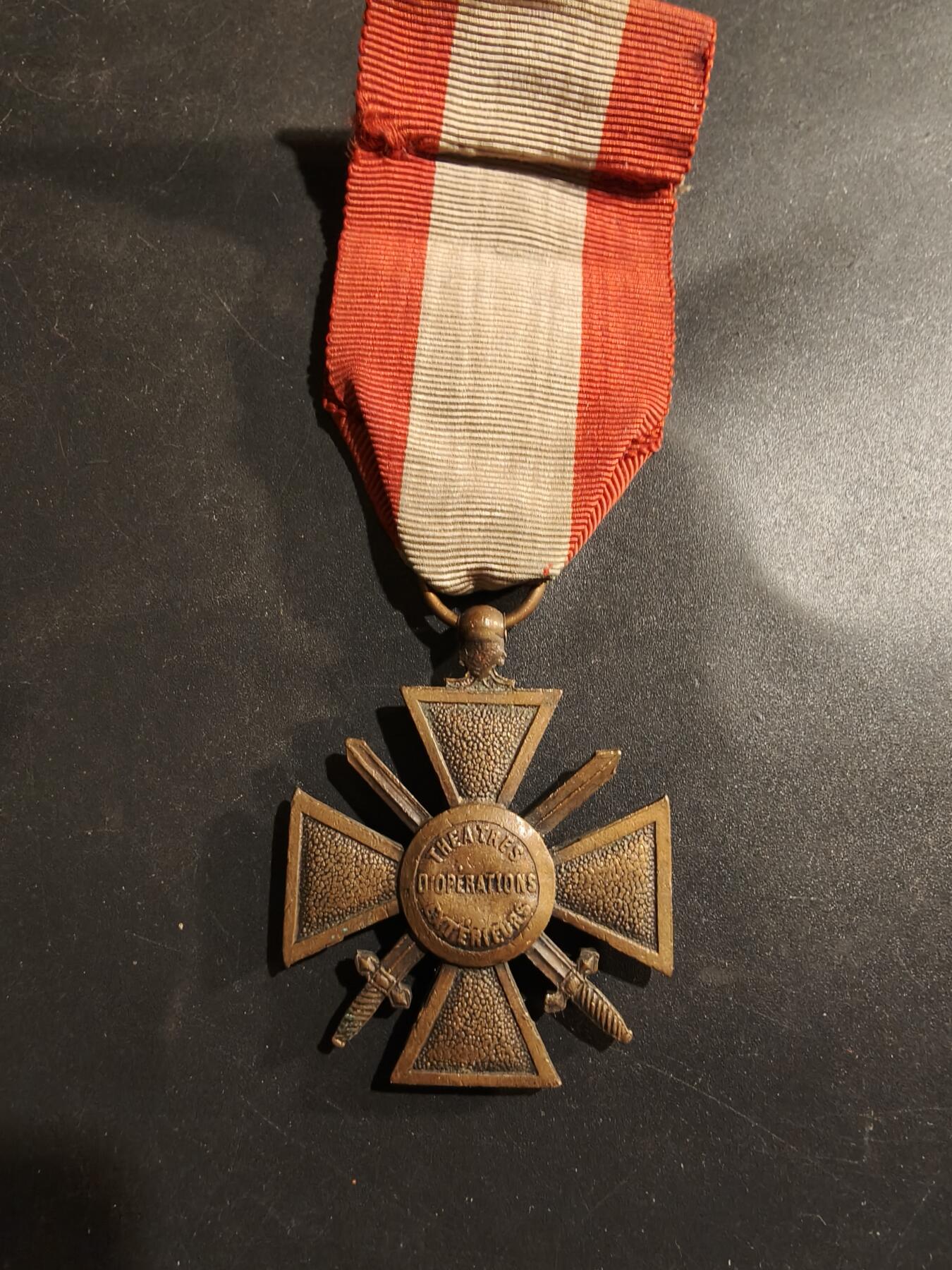 老王徽章第184期 法国海外行动版战争十字奖章   一颗铜星勋饰