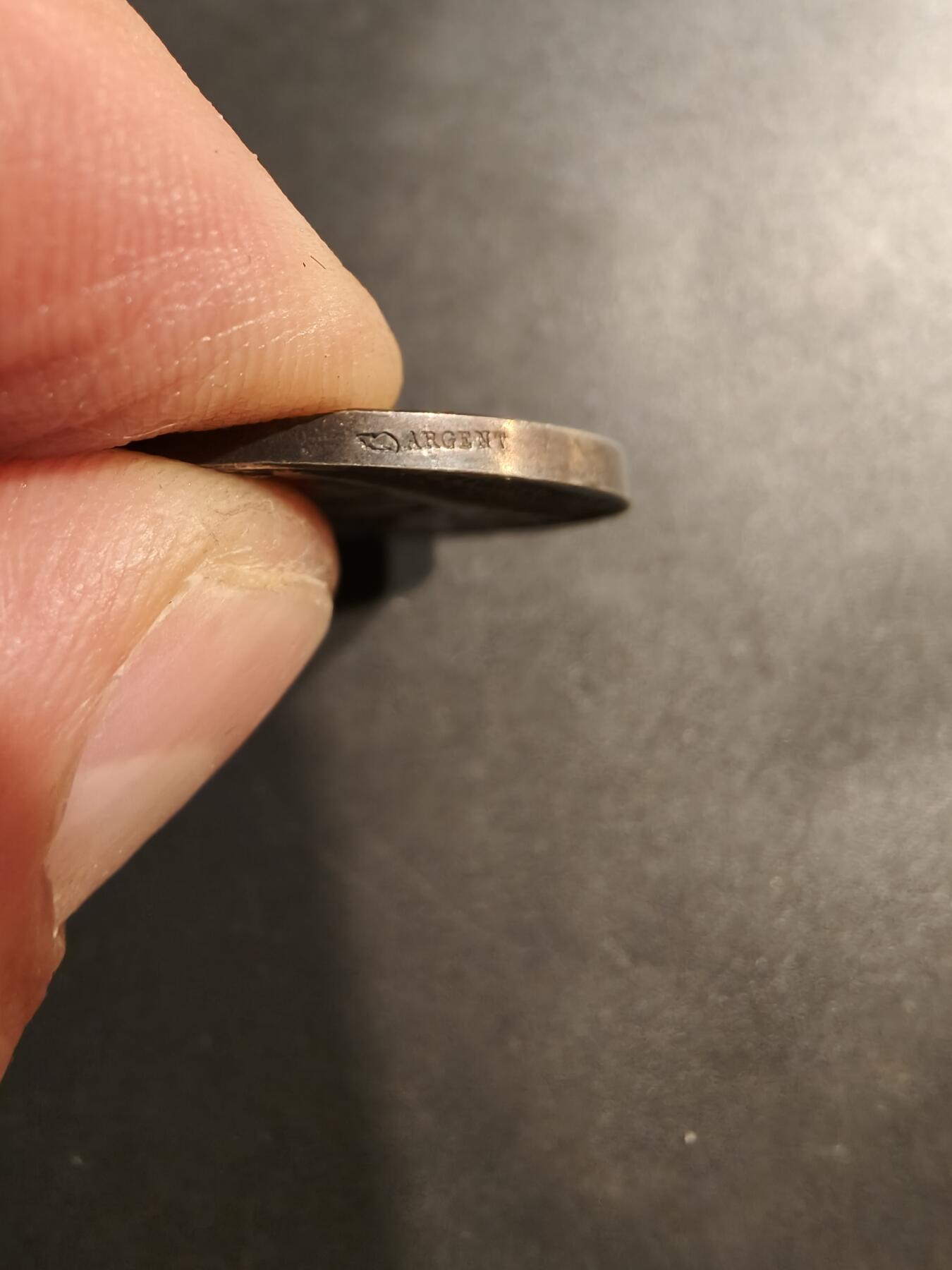 老王徽章第184期 法国婚章   950银    直径30mm    重量14.1g