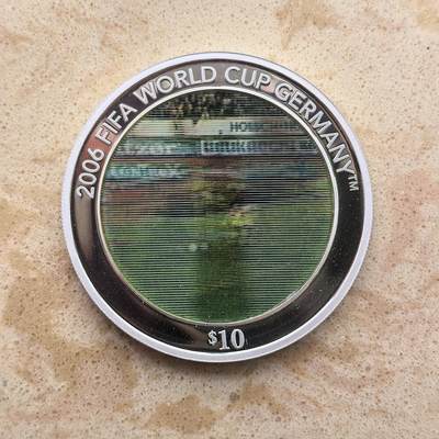 道一币馆币章第一百六十七场 - 所罗门群岛2005年德国世界杯魔术贴章10元精制银币 31.1g 999s
