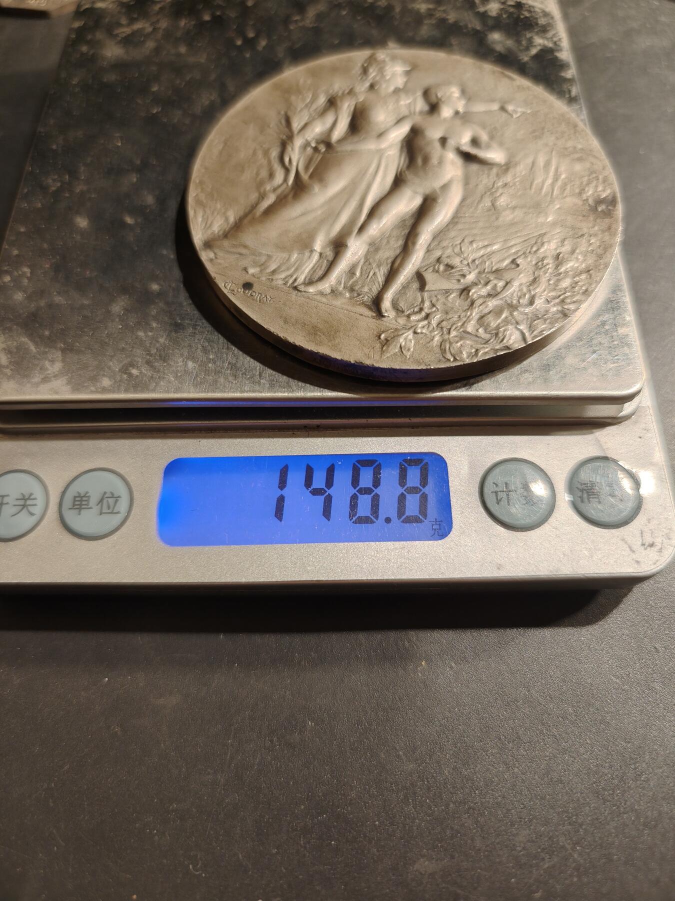 老王徽章第184期 法国瓦丁顿父子公司一战纪念大银章     原盒     大师库德雷作品    直径68mm   950银   重量148.8g