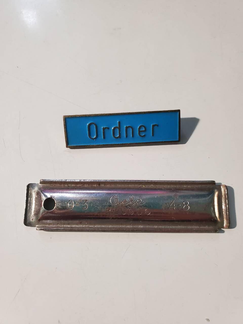 韵星假日军品类拍卖第42期 -- Rimey Holidays Militaria Auction 42 匈牙利人民共和国军官识别牌，民主德国职位识别证章