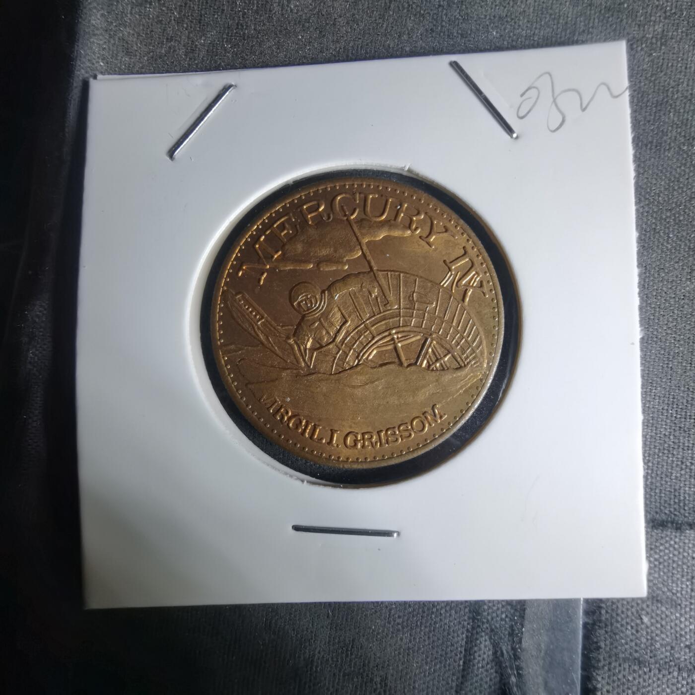 沼泽如烟--第1003场 航天纪念章