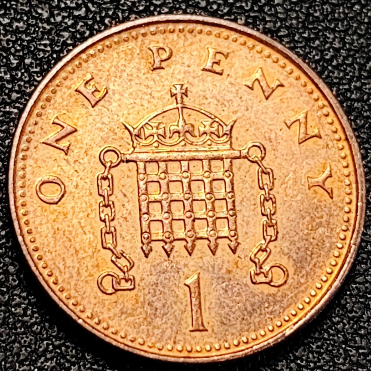 泉币菌-第195场- 新年快乐 新年第三场 本场拍品多 请提前出价 20mm  伊丽莎白 高冠 英国1便士  1993年