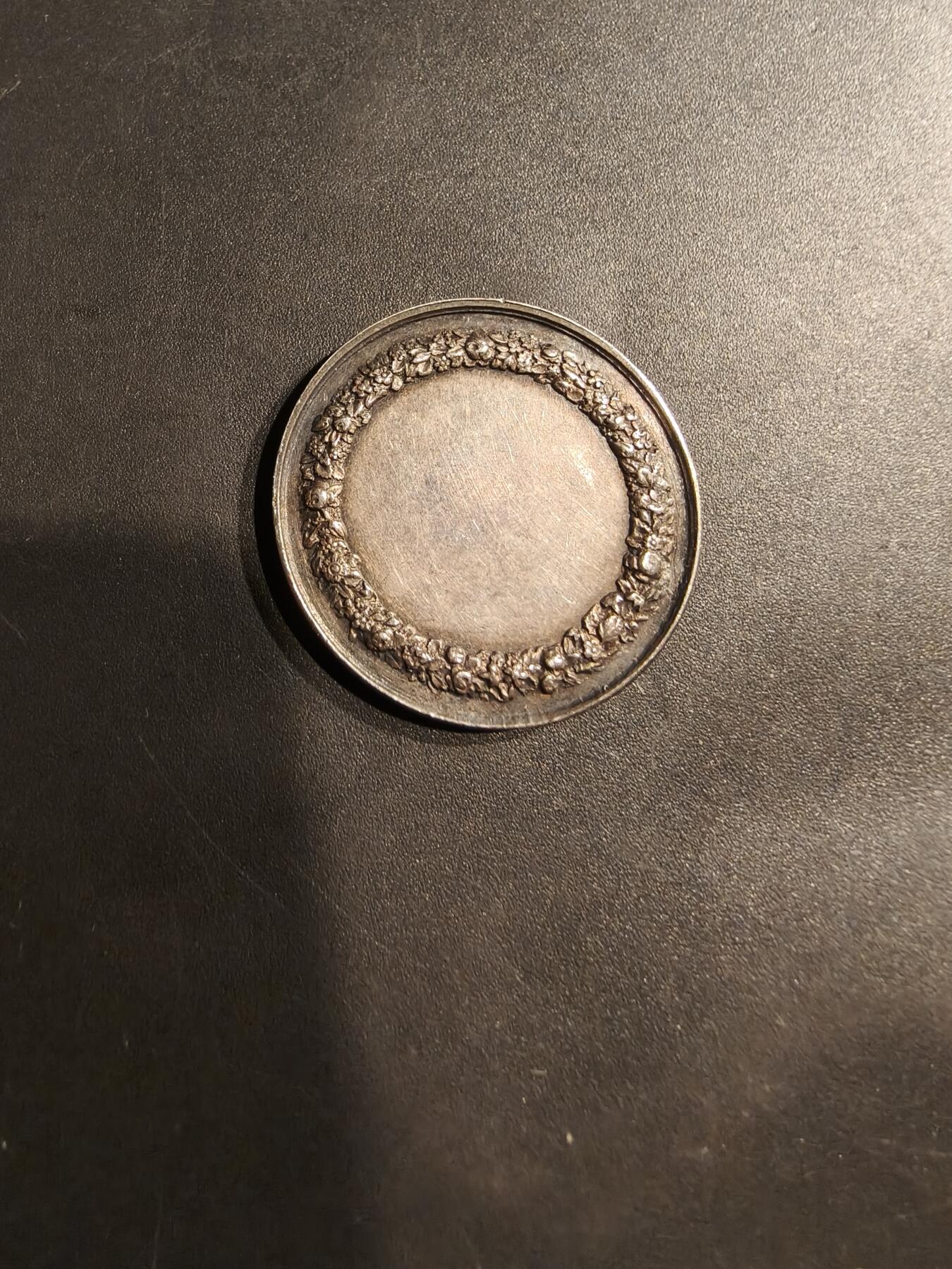 老王徽章第184期 法国婚章   蜜蜂银标950银    直径27mm    重量10g